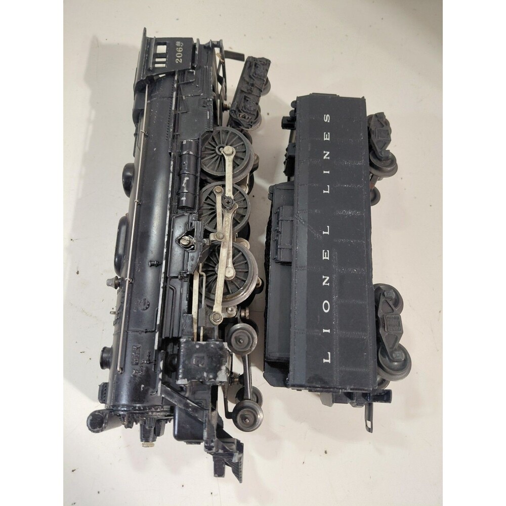 Lionel 2065 O Gauge Model Railroad 4-6-4 Steam Locomotive w/Lines Whistle Tender